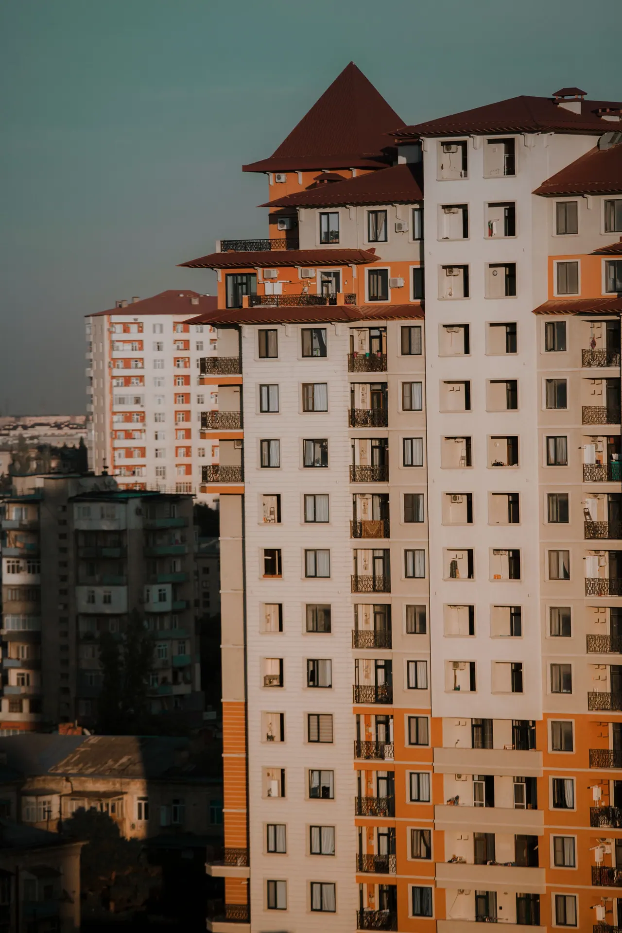 Bakıda çoxmərtəbəli yaşayış binaları